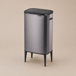 פח אשפה 53L עם רגליים Calabria Space Gray – סרטון ראשי
