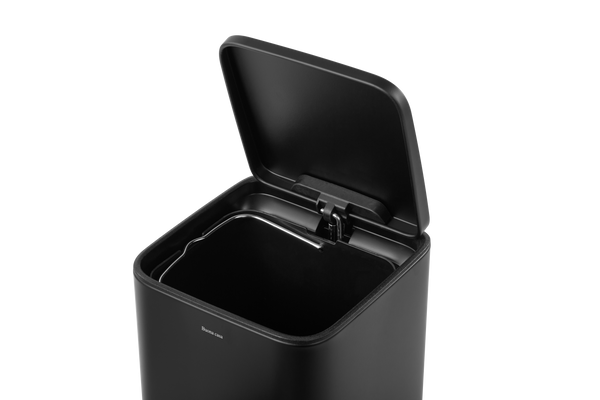 סט שירותים שחור Cube 5L